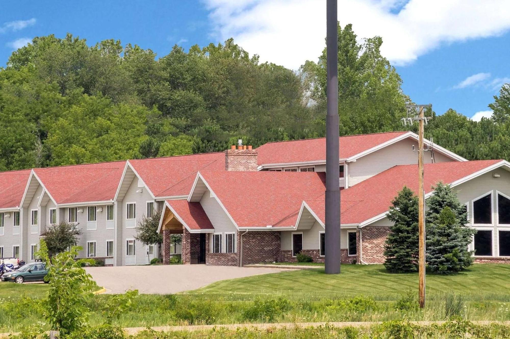 Americinn By Wyndham Baldwin Exterior photo